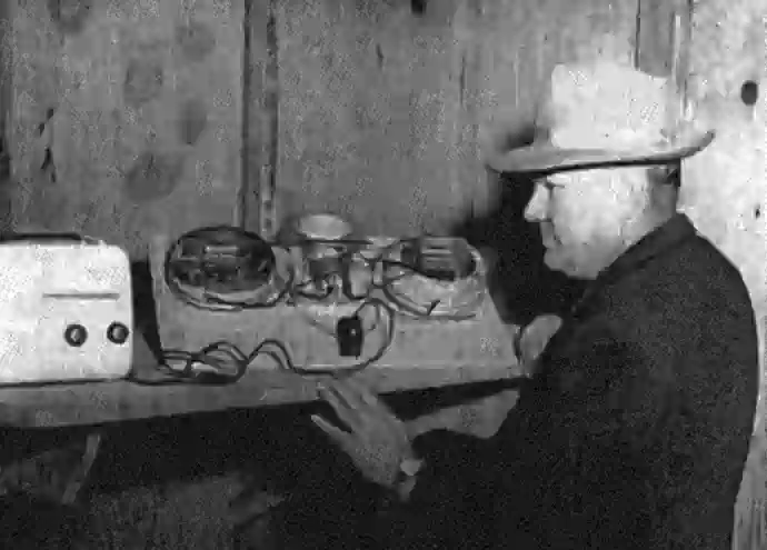 lestor hendershot with his free energy generator